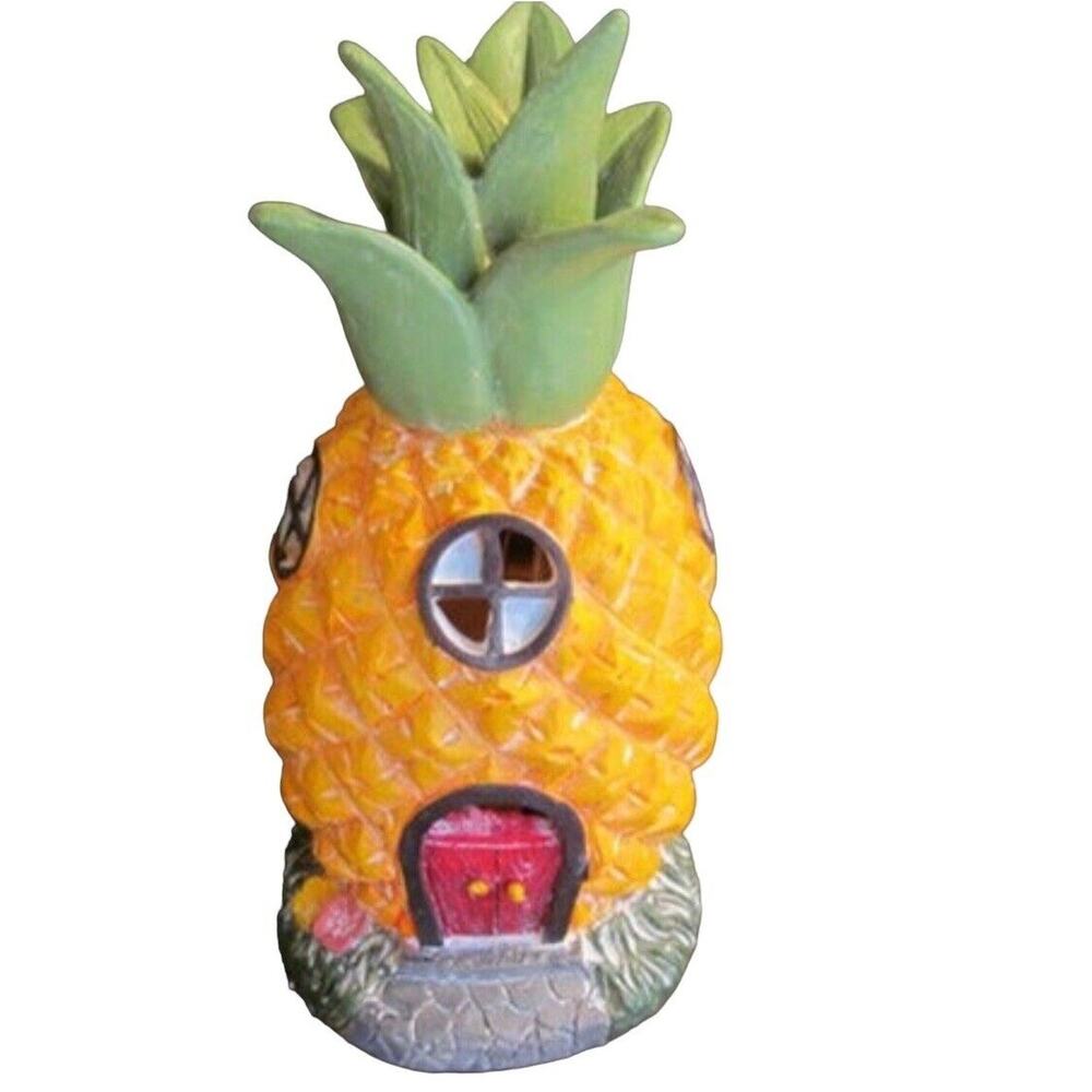 Solar Garden Light Cheerful Pineapple House 8inx4in NIB